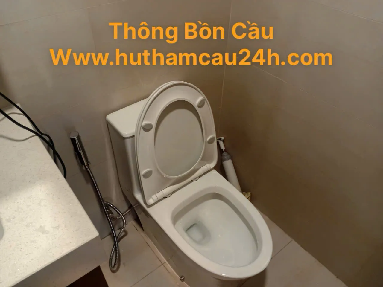 Thông Bồn Cầu